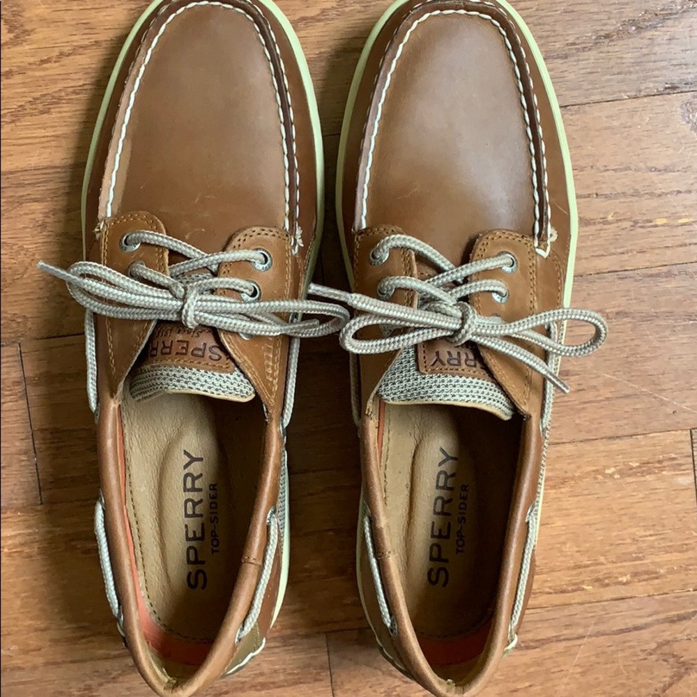 NEVER WORN BRAND NEW! Men's 10M Sperry Boat Shoes
